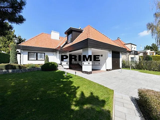 Pronájem rodinného domu 417 m², pozemek 1263 m²
